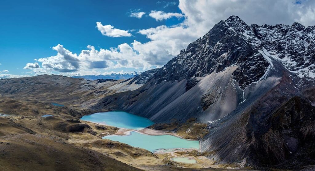 A Magia dos Andes: Trekking nas Trilhas Peruanas